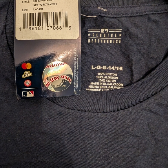 32# Genuine Merchandise Blue Yankees Short Sleeve Tee - Picture 3 of 3